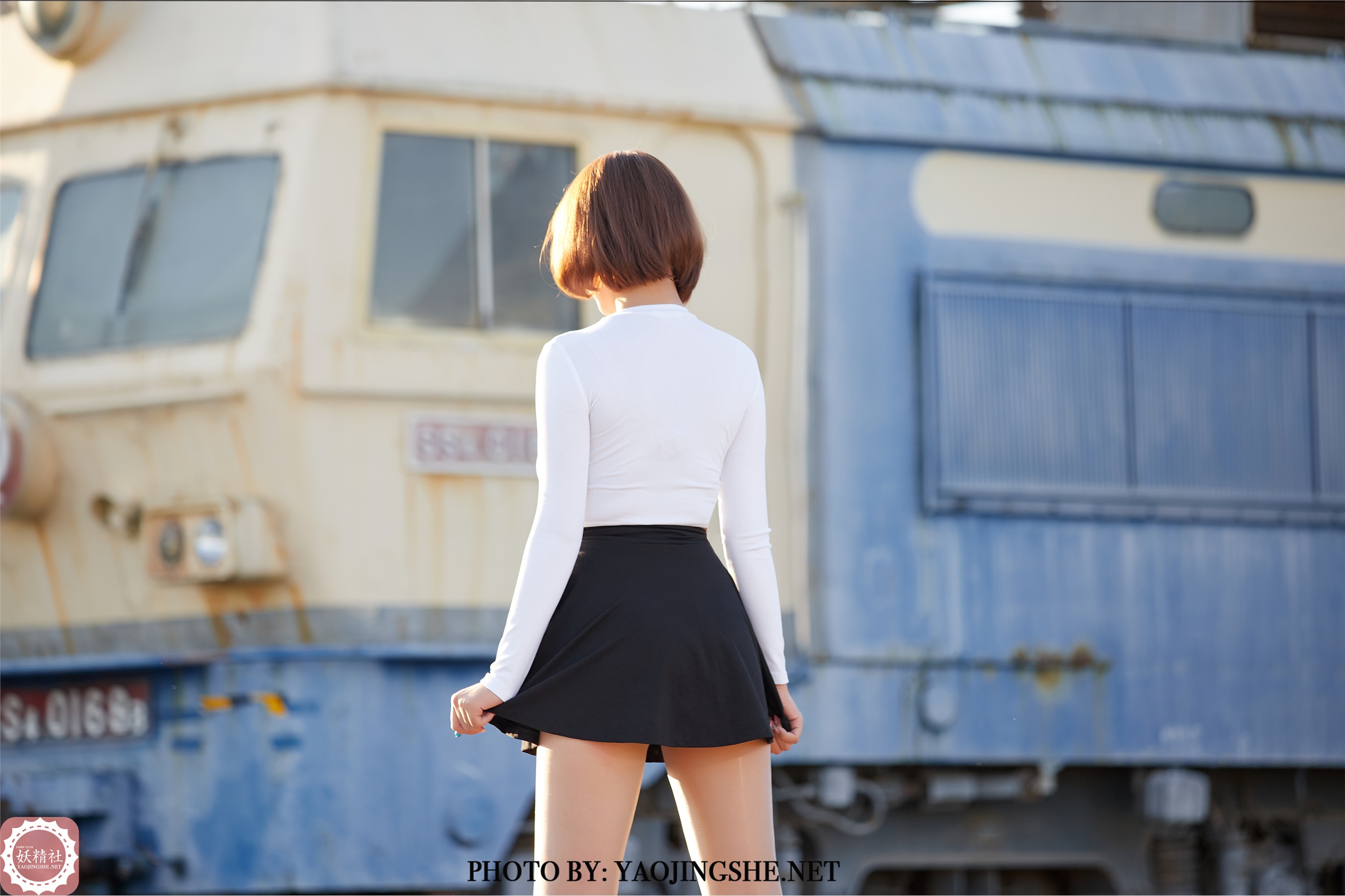 YAOJINGSHE 妖精社 T2042《唐飞飞-逆光车站》